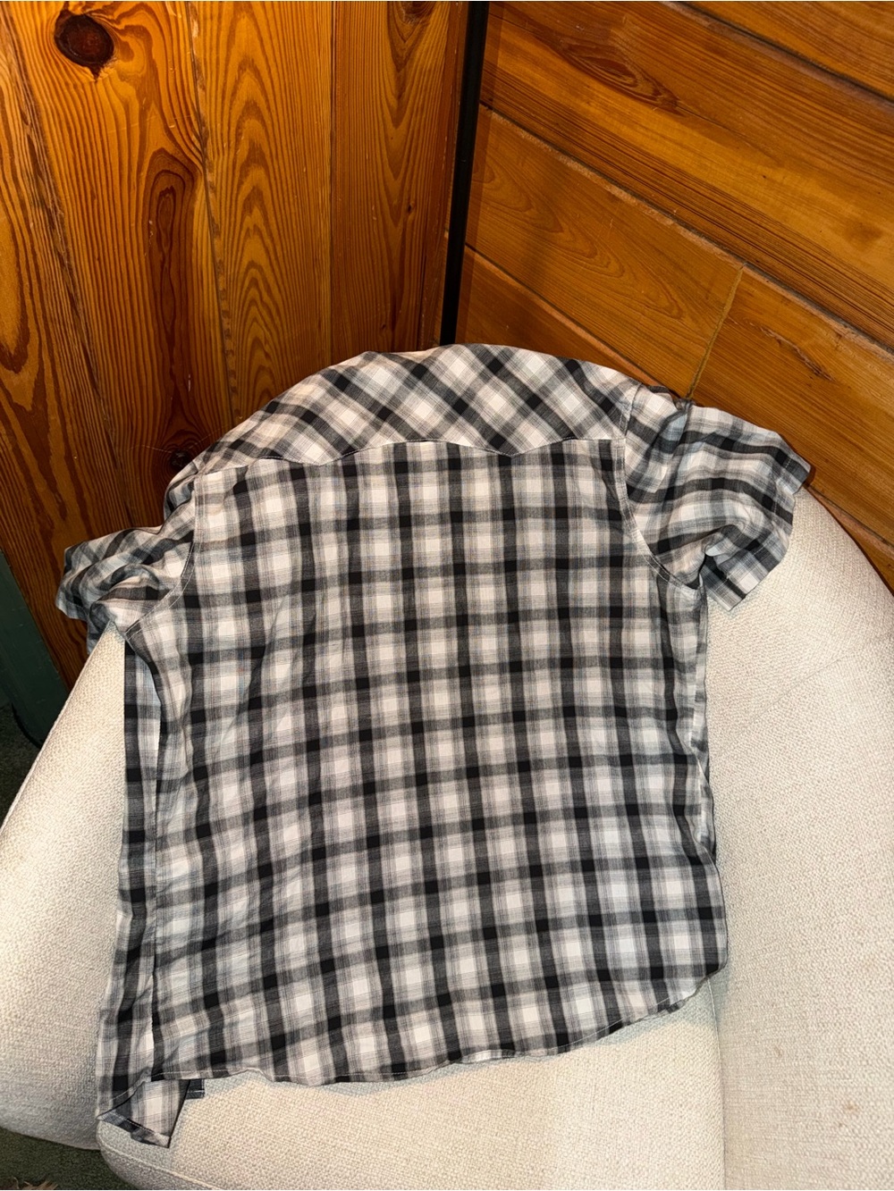Wrangler Black & White Short-Sleeve Plaid Button-Down Shirt - Picture 4 of 4